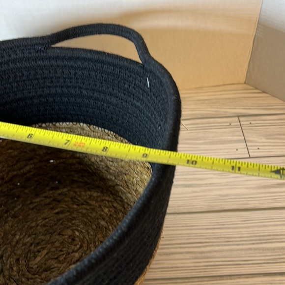 Rope and Seagrass Basket - Picture 6 of 8